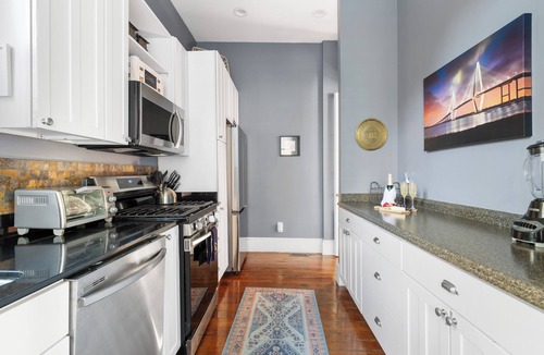Cannonborough Elliotborough House | Only 1 block to King! | The Sunsetter