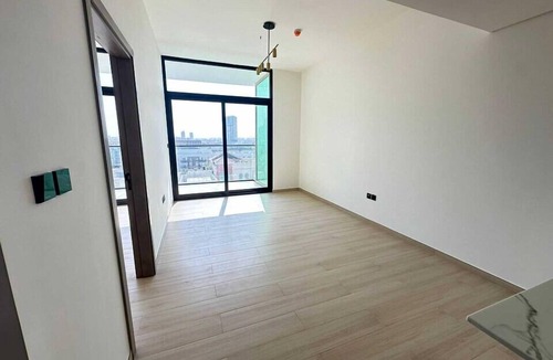 Jumeirah Village Circle Apartment | OYO HOME 1403 Spacious 1-bed Apartment In Jvc Be