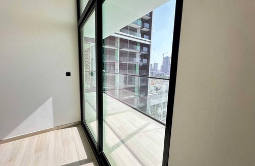 Jumeirah Village Circle Apartment | OYO HOME 1403 Spacious 1-bed Apartment In Jvc Be