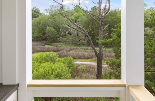Johns Island House | "Oystercatcher” (3039 Southerly Way) 2 person creekside bungalow at Kiawah River