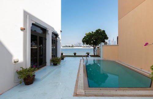 Palm Jumeirah House | Palm Jumeirah - Property Advisers