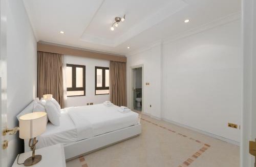 Palm Jumeirah House | Palm Jumeirah - Property Advisers