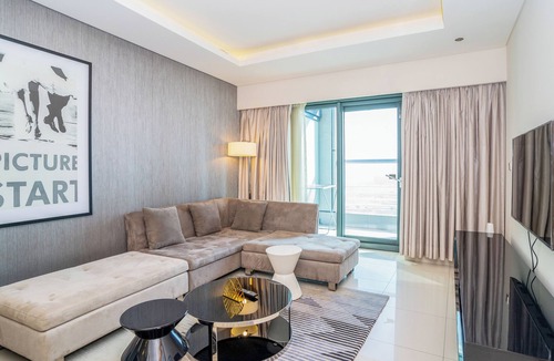 Business Bay Apartment | Paramount Tower 1 Bedroom, Hollywood Style Stay