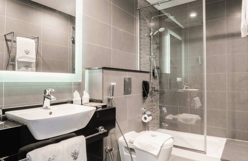 Downtown Dubai Hotel | Park Regis BB | Deluxe Burj View | Near Dubai Mall, Business Bay Base