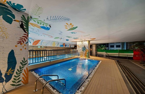 Downtown Dubai Hotel | Park Regis BB | Deluxe City View | Dubai Canal Promenade Nearby, Pool + Spa