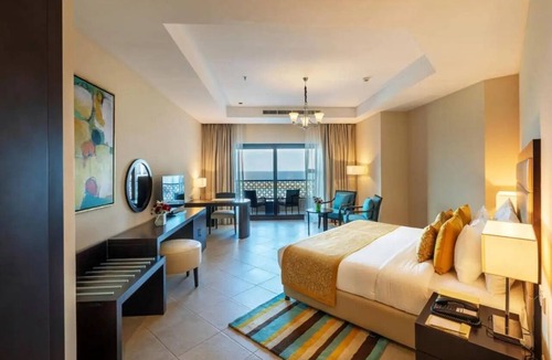 Al-Fujairah Hotel | Peaceful Getaway in a Room Overlooking the Enchanting Indian Ocean