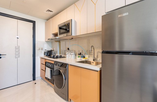 Al Barsha Apartment | Peaceful High-Rise Studio Overlooking Miracle Garden, Skyz by Danube, Arjan
