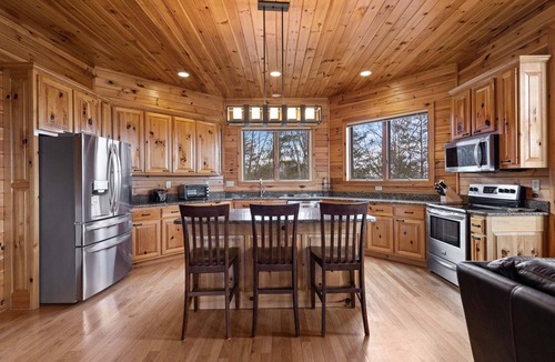 My Mountain Cabin | Peaks & Quiet Retreat - Views From Every Room and Dog Friendly