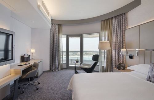 Capital Centre Hotel | Pearl Rotana Capital Centre