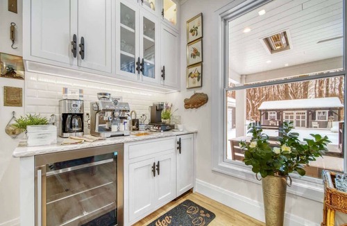 Fennville House | Pier Cove Estate - Pool, Pickleball, Hot Tub, Firepit - Sleeps up to 23