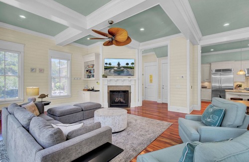 Isle of Palms House | POOL, ROOF DECK, ELEVATOR, 5 MIN TO THE SURF!
