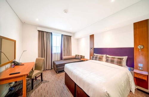 Abu Dhabi Hotel | Premier Inn Abu Dhabi Airport Business Park