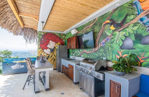 Jaco Villa | Private 4-bedroom Villa, Complimentary Chef, 24/7 Security