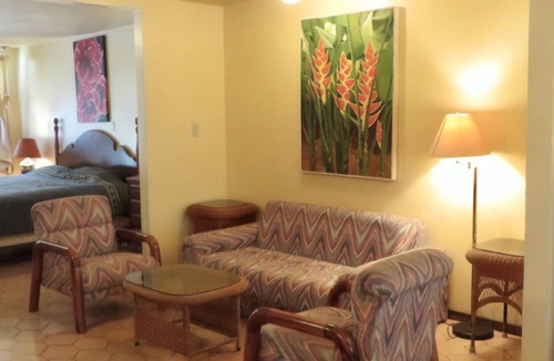 San Pedro Apartment | Private, Ground Floor Apartment with Backyard in a Central, Residential Area
