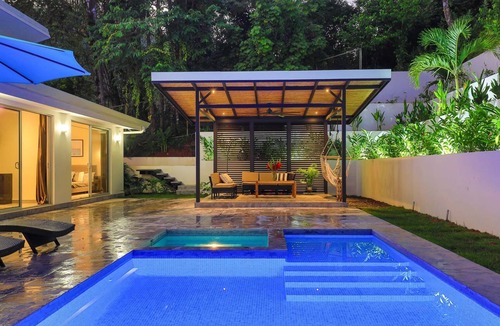 El Cerro House | ♥ Private Hiking Preserve, 5 mins to MA beach, Jungle Luxury♥