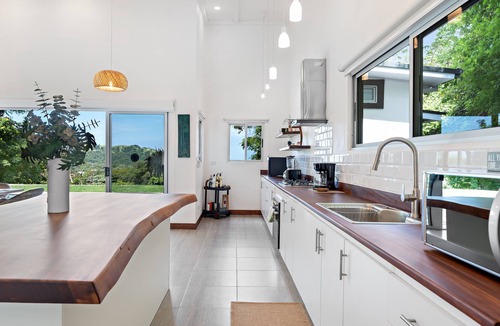 Coco House | Private Paradise: Ocean Views & Pool Hideaway in Playas del Coco
