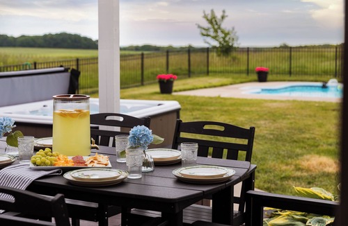 Coloma House | Private Pool | Dining space for 12 | Hot Tub