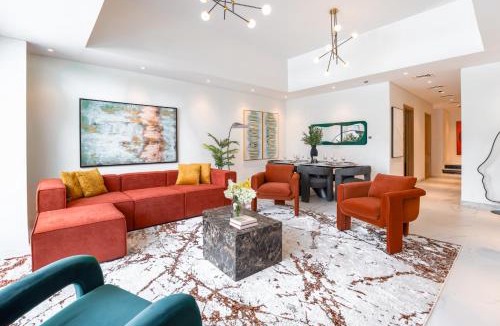 Jumeirah Village Circle Villa | Private Pool Paradise Villa! Dubai Mall in a Flash! Complimentary Full Mid-Stay Refresh for 1 week stay