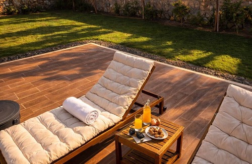 As Sifah Villa | Private Pool Retreat - Full-Service Villa