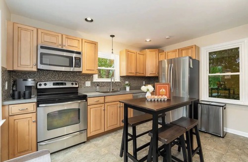 Bausman House | Quaint & Convenient Lancaster Farmette w/Hot Tub