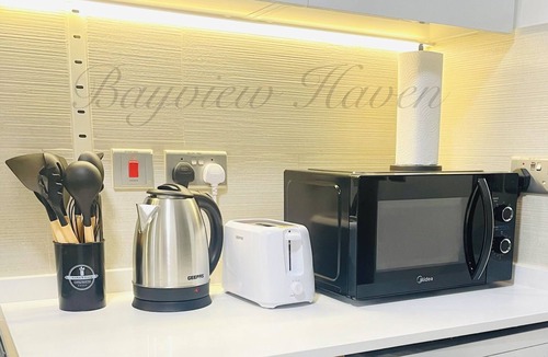 Abu Dhabi Apartment | Radiant Bayview Haven - Canal Side Residence w/1King,2Queen,2Twinbeds,Pool, Gym