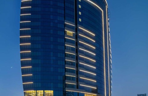 Business Bay Hotel | Radisson Blu Hotel, Dubai Canal View