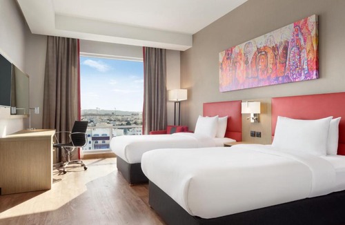 Al Ghubrah Ash Shamaliyyah Hotel | Ramada Encore by Wyndham Muscat Al-Ghubra