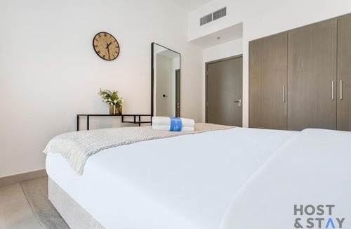 Dubai Apartment | Refined 1BR in Creek Horizon, Creek Harbour - Host & Stay