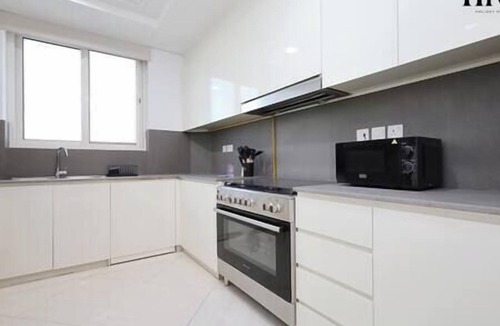 Dubai Apartment | Renovated Apartment W Pool & Gym Near Dubai Airport