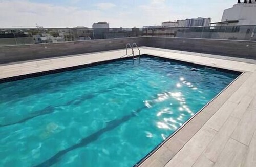 Dubai Apartment | Renovated Apartment W Pool & Gym Near Dubai Airport