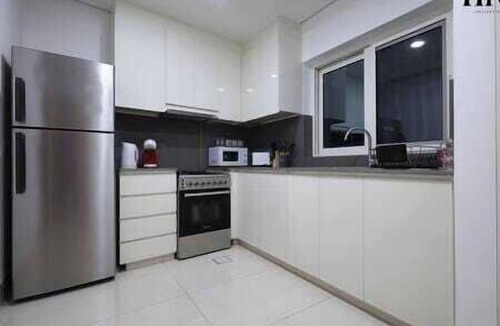 Dubai Apartment | Renovated Apt W Pool Near Dubai Airport & Downtown