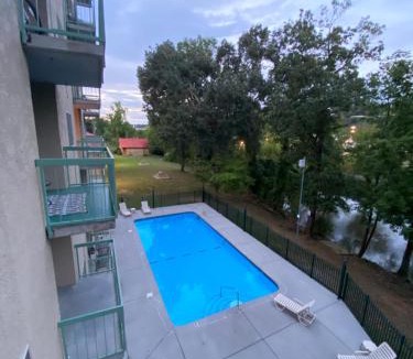 Pigeon Forge House | River Place Condos #501 2BD