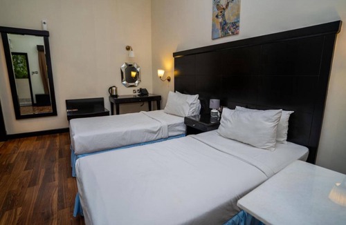Jumeira 1 Hotel | Royal Prestige Hotel