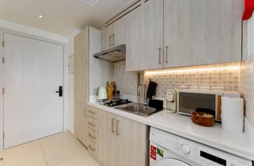 Palm Jumeirah Apartment | Salt & Dunes - Vacation Homes Dubai