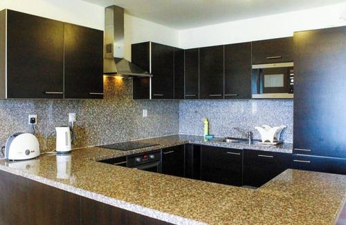 As Sifah Apartment | Scenic Marina View Retreat