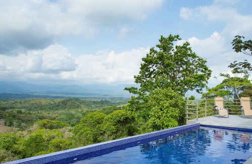 Quepos House | Secret Mountain Top 3BR Casa Colibrí with Jungle Views, Private Pool & BBQ