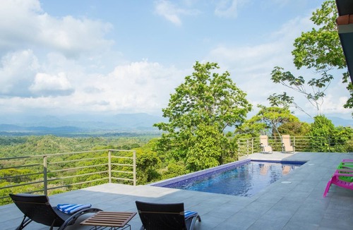 Quepos House | Secret Mountain Top 3BR Casa Colibrí with Jungle Views, Private Pool & BBQ