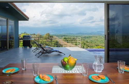 Quepos House | Secret Mountain Top 3BR Casa Colibrí with Jungle Views, Private Pool & BBQ