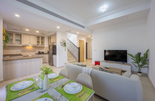 Dubai House | Serene 2 Bed Villa | Lush Garden l Family Friendly
