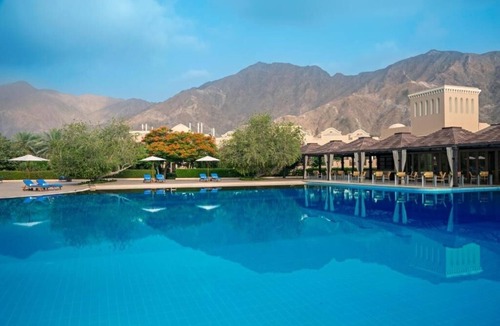 Al Aqah Hotel | Serene Room with Garden Views – Relax, Recharge, and Enjoy the Indian Ocean