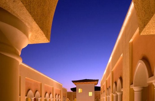 Al Maqta Apartment | Shangri-La Hotel Apartments Qaryat Al Beri