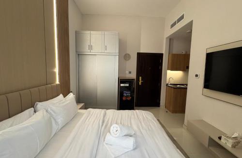 Jumeira 3 Apartment | Signature Grand Studio Apartment