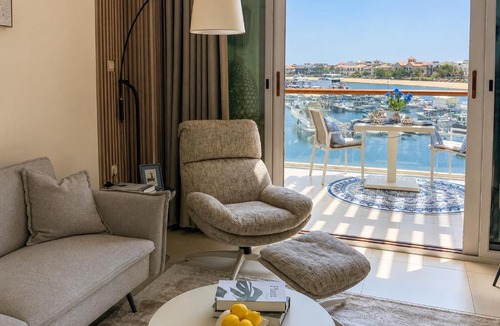 Palm Jumeirah Apartment | Signature Sunset Sea & Yacht View Studio, Palm Jumeirah by Green Sky Holiday Homes