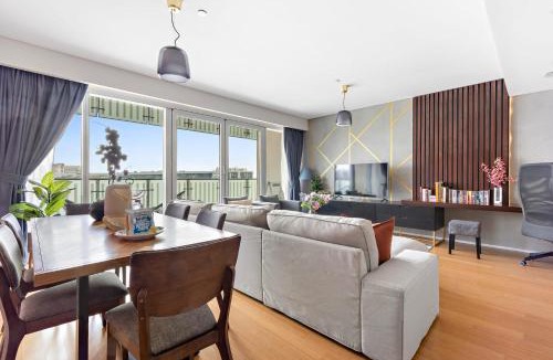 Al Raha Beach Apartment | Silkhaus Vacation Homes Modern 2BDR Near Banks of Al Rahah