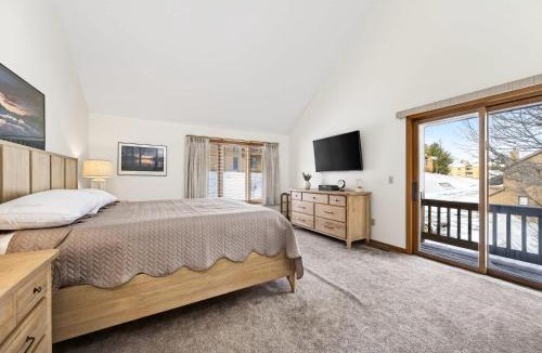 Great Valley House | Ski-In Ski-Out SnowPine Village Townhouse