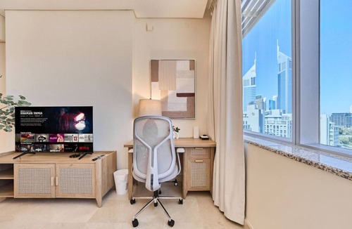 Bur Dubai Apartment | Sleek DIFC Studio: Perfect for Business & Leisure