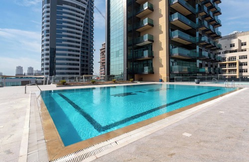 Jumeirah Village Apartment | Smaya Holiday Homes -Square Tower