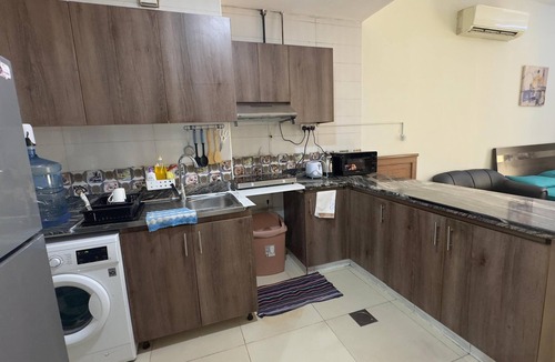 Old Dubai Apartment | Spacious 1-bedroom apartment with WiFi, AC in phenomenal Dubai