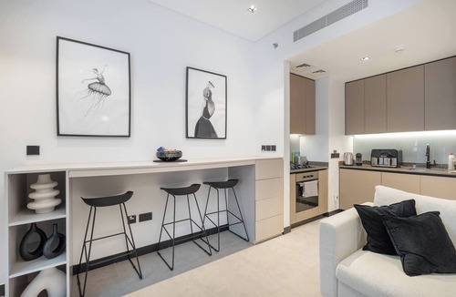Business Bay Apartment | Spacious 1Bedroom, Burj views, Infinity Pool & Jacuzzi