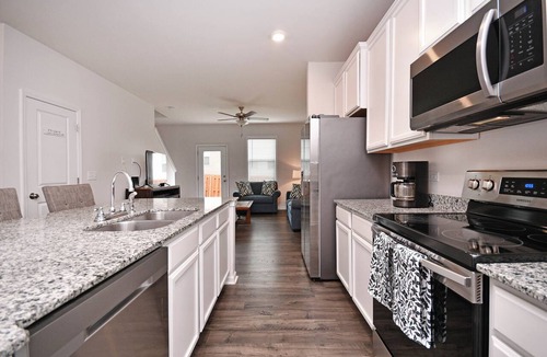 Conestee Condo | Spacious 3BR Condo Near Downtown Greenville, I-85, Shopping, Dining, and More!